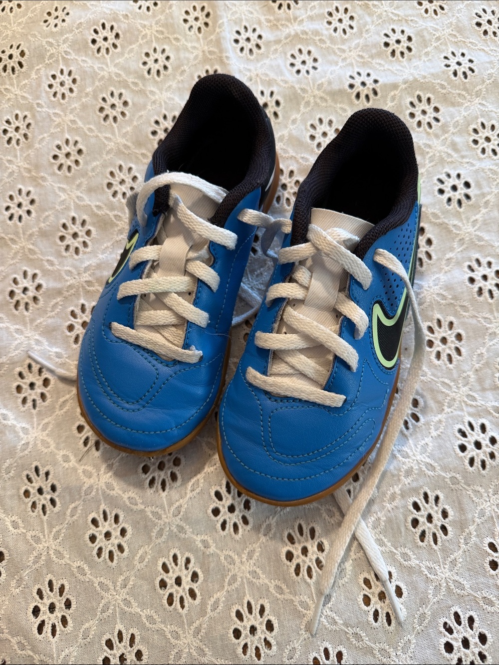 Nike Tiempo kids indoor soccer shoes size 10.5